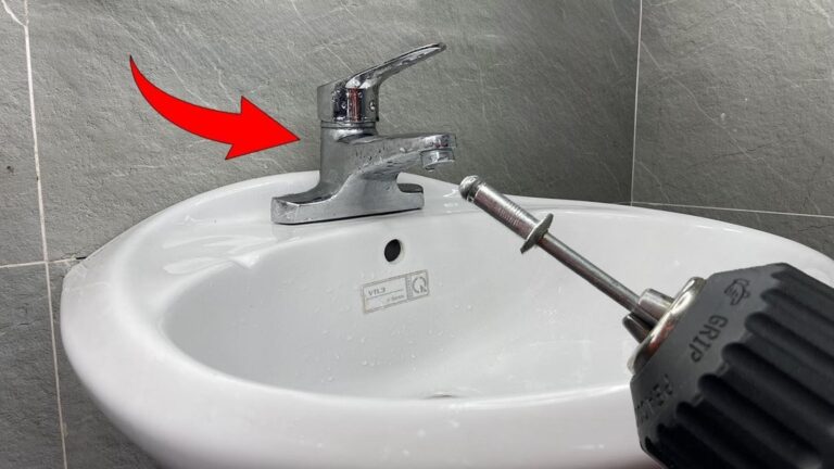 Une vieille astuce de plombier… Découvrez 102 secrets pour enfin maîtriser vos tuyaux !