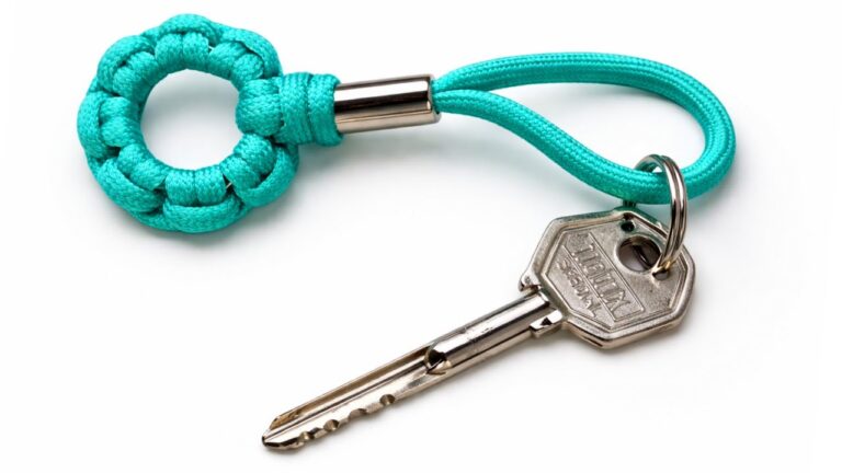 5 étapes pour créer un porte-clés en corde avec un nœud facile à réaliser !